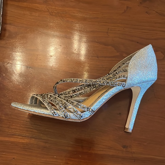 Gianni Bini Silver Metallic Jeweled Mallory Heels - Picture 4 of 9